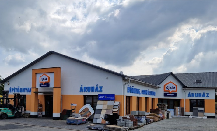 Ujhaz Centrum Webaruhaz () Ujhaz Centrum Webaruhaz